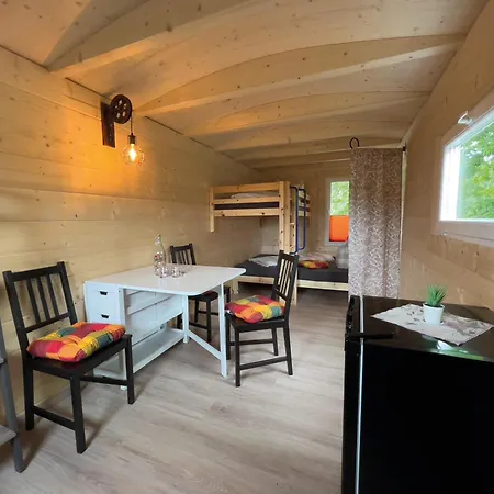 مكان تخييم Schaeferkarrenpark Adler- Und Wolfspark Kasselburg *