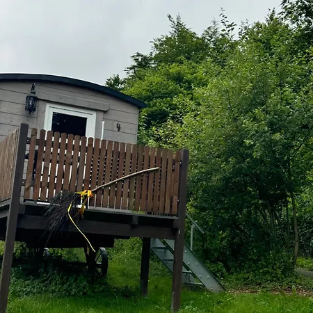 مكان تخييم Schaeferkarrenpark Adler- Und Wolfspark Kasselburg