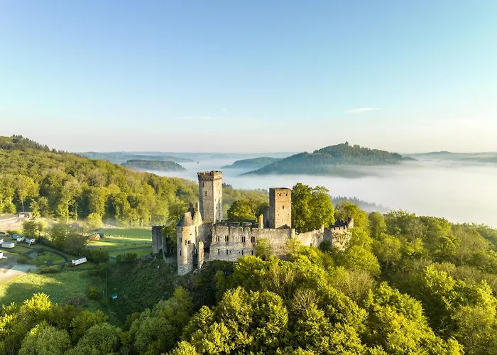 Schaeferkarrenpark Adler- Und Wolfspark Kasselburg 营地 Pelm